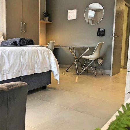 Unique Stay, The Den Apartments Стеленбош Екстериор снимка
