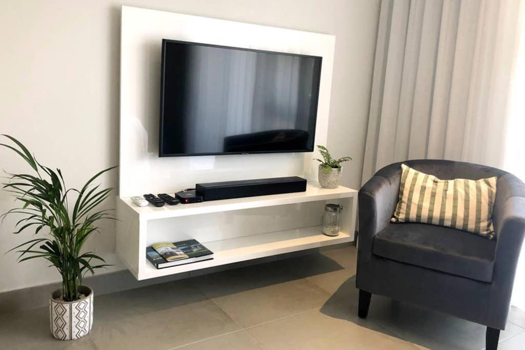 Unique Stay, The Den Apartments Стеленбош Екстериор снимка