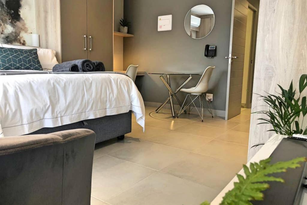 Unique Stay, The Den Apartments Стеленбош Екстериор снимка